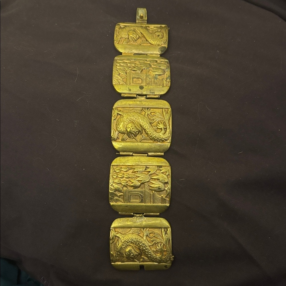 Gold Dragon Motif Bracelet - Picture 3 of 4